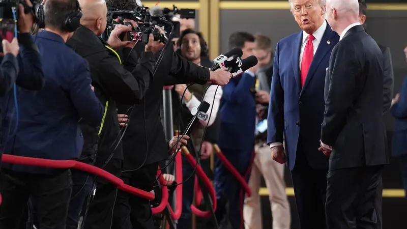 Лидеры НАТО на саммите решили не говорить с Трампом о ЧМ